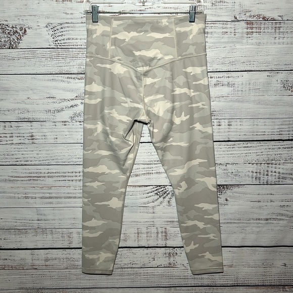 Athleta Elation 7/8 Leggings Tights Light Camo Pint Medium - Picture 10 of 16